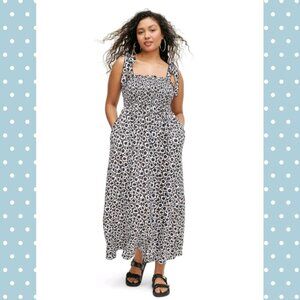 Elegant Black and White Maxi Dress
